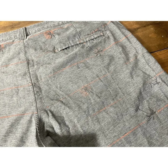Travis Mathew Men's Gray Palm Tree Golf Shorts Size 38 - Picture 9 of 13